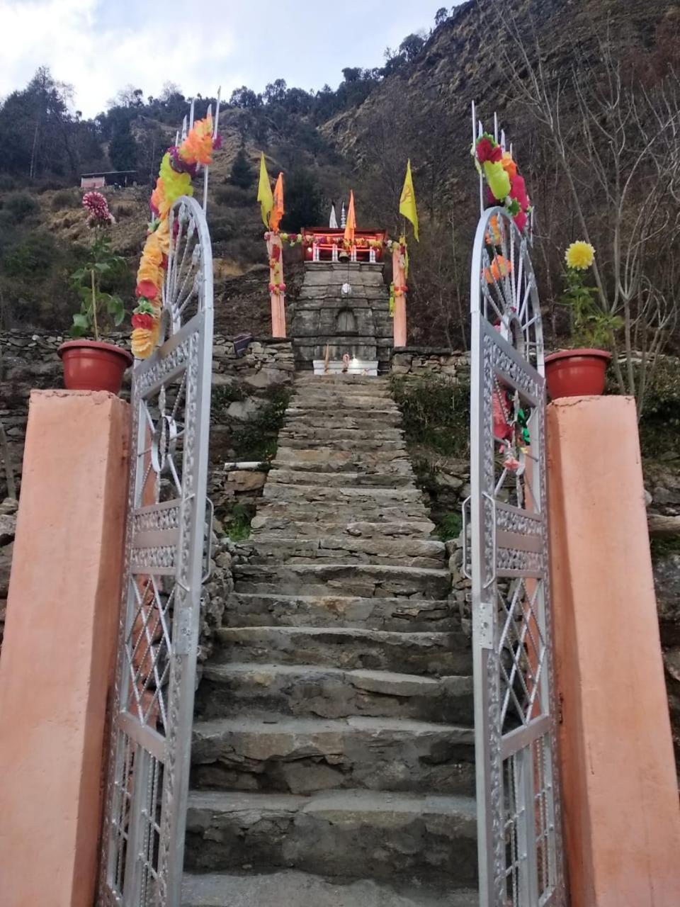Chandarshila Hike Homestay Ukhimath Buitenkant foto